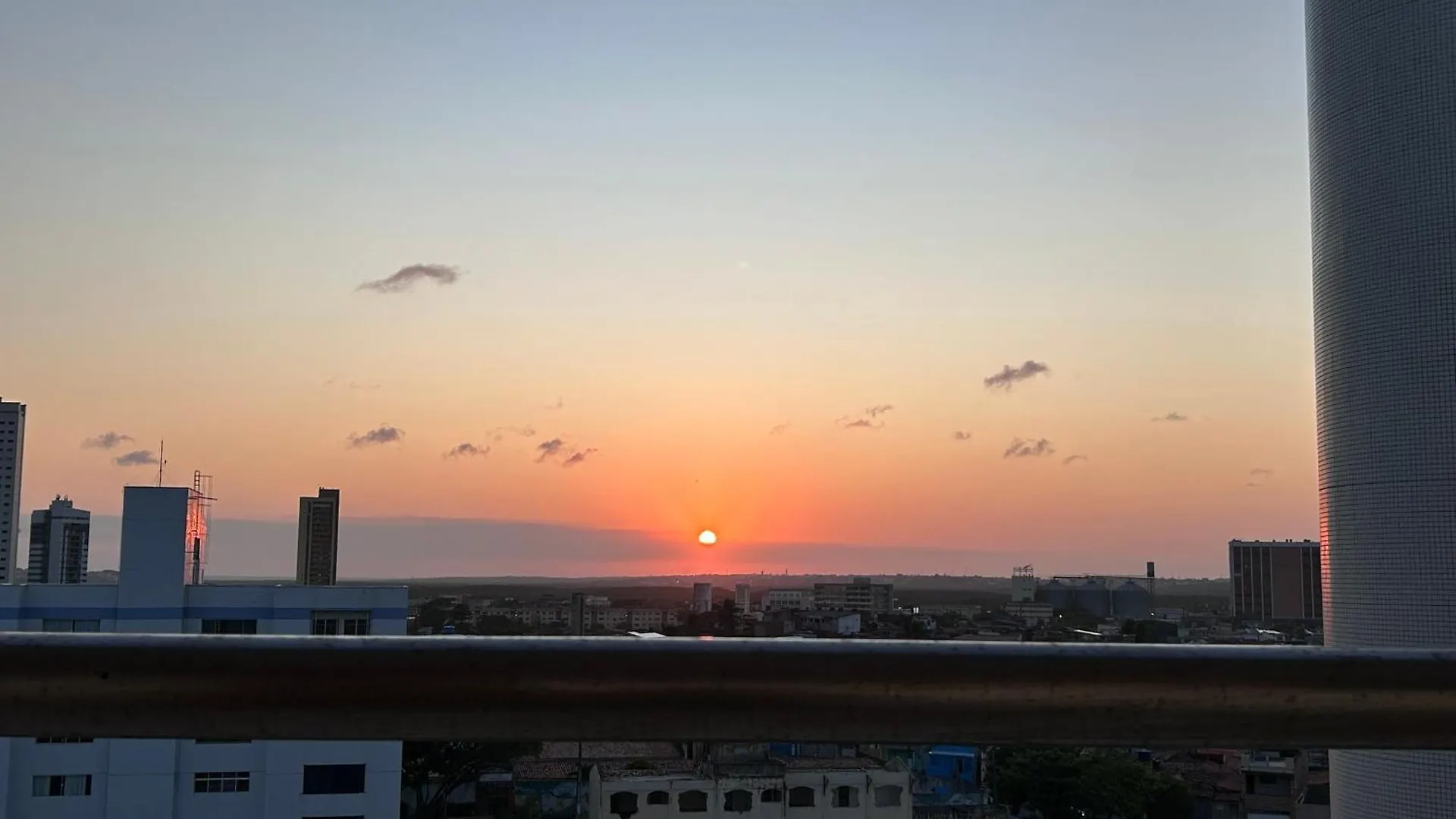 נטאל Flat A Beira-Mar Com Vista Para A Praia Do Meio ברזיל
